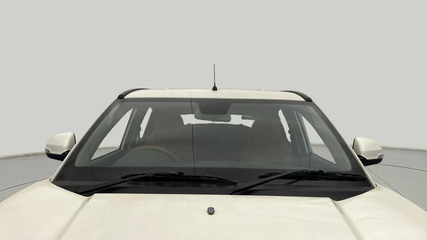 2017 Mahindra KUV 100 NXT K8 P 6 STR, Petrol, Manual, 20,142 km, Front Windshield