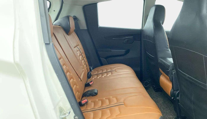 2017 Mahindra KUV 100 NXT K8 P 6 STR, Petrol, Manual, 20,142 km, Right Side Rear Door Cabin