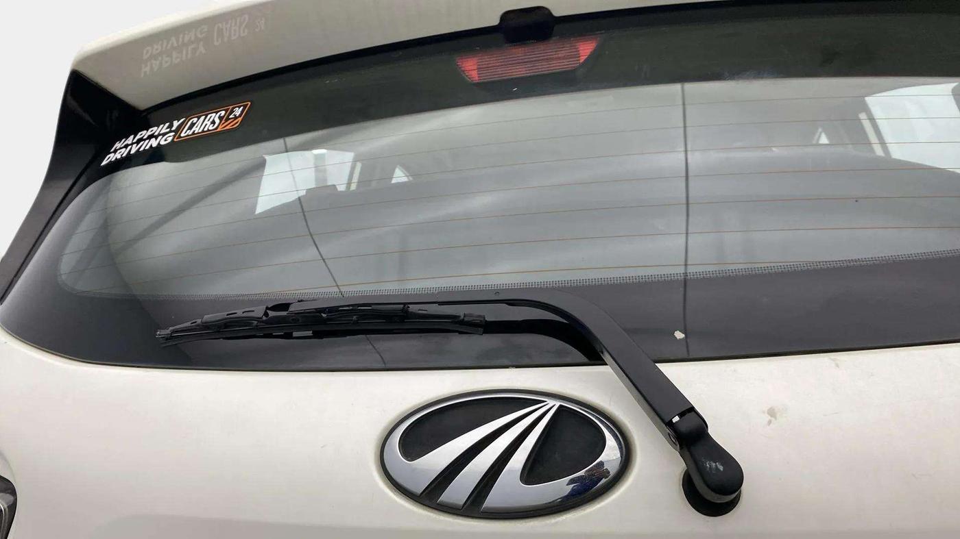 2017 Mahindra KUV 100 NXT K8 P 6 STR, Petrol, Manual, 20,142 km, Rear Wiper