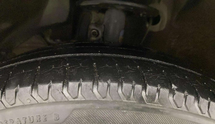2017 Maruti Dzire VXI AMT, Petrol, Automatic, 53,244 km, Left Front Tyre Tread