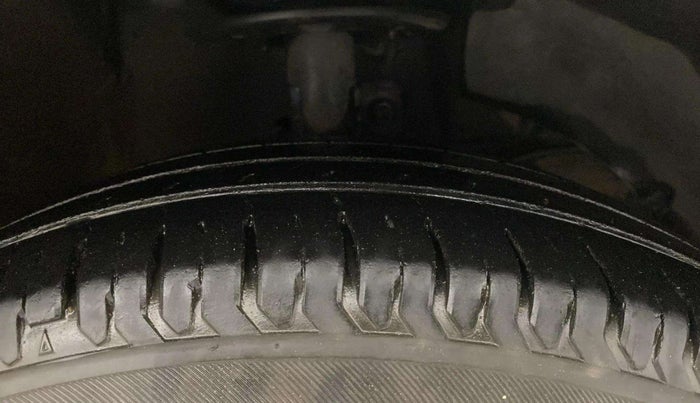 2017 Maruti Dzire VXI AMT, Petrol, Automatic, 53,244 km, Right Front Tyre Tread