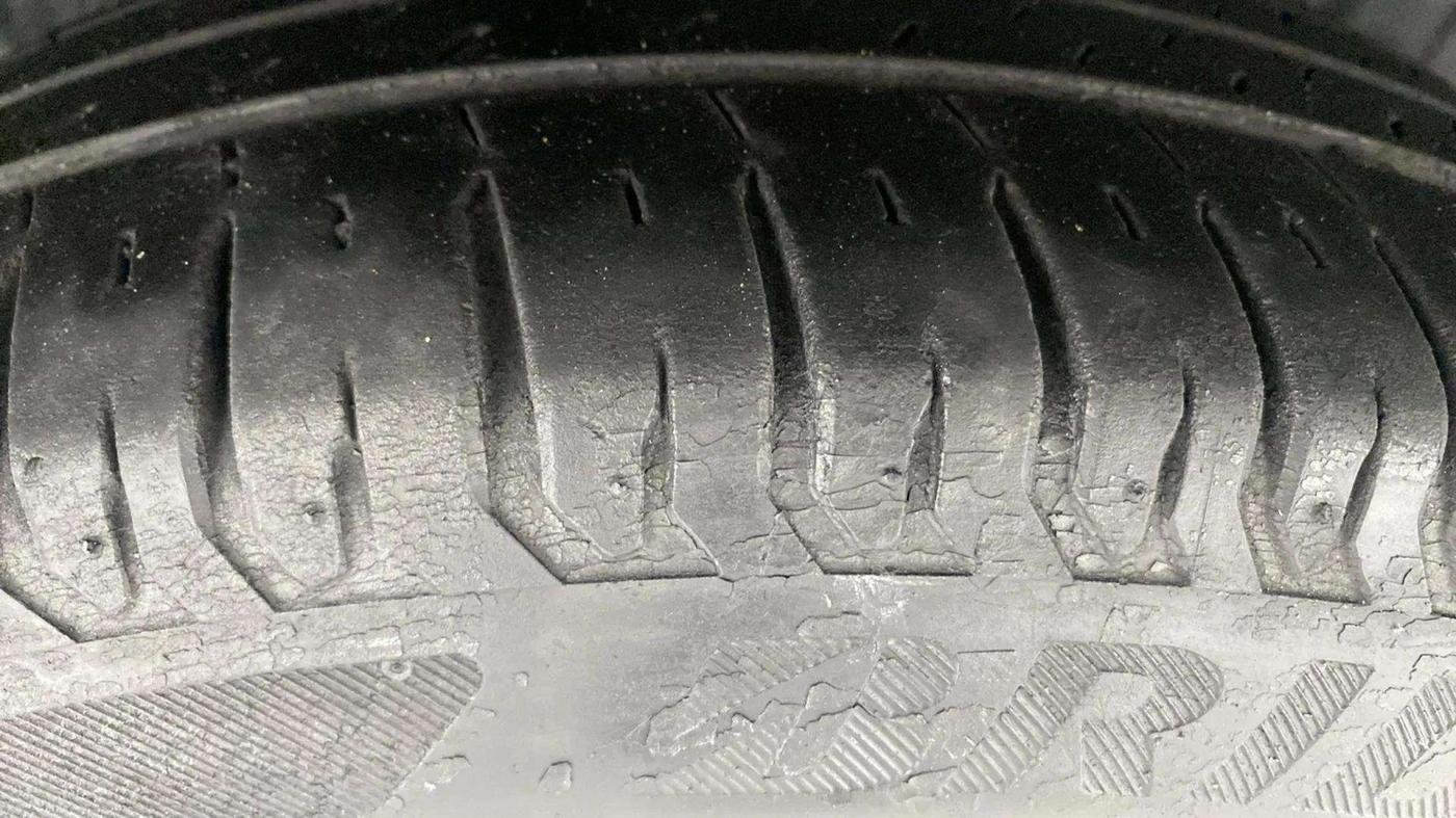 2019 Maruti XL6 ALPHA AT, Petrol, Automatic, 36,848 km, Right Rear Tyre Tread