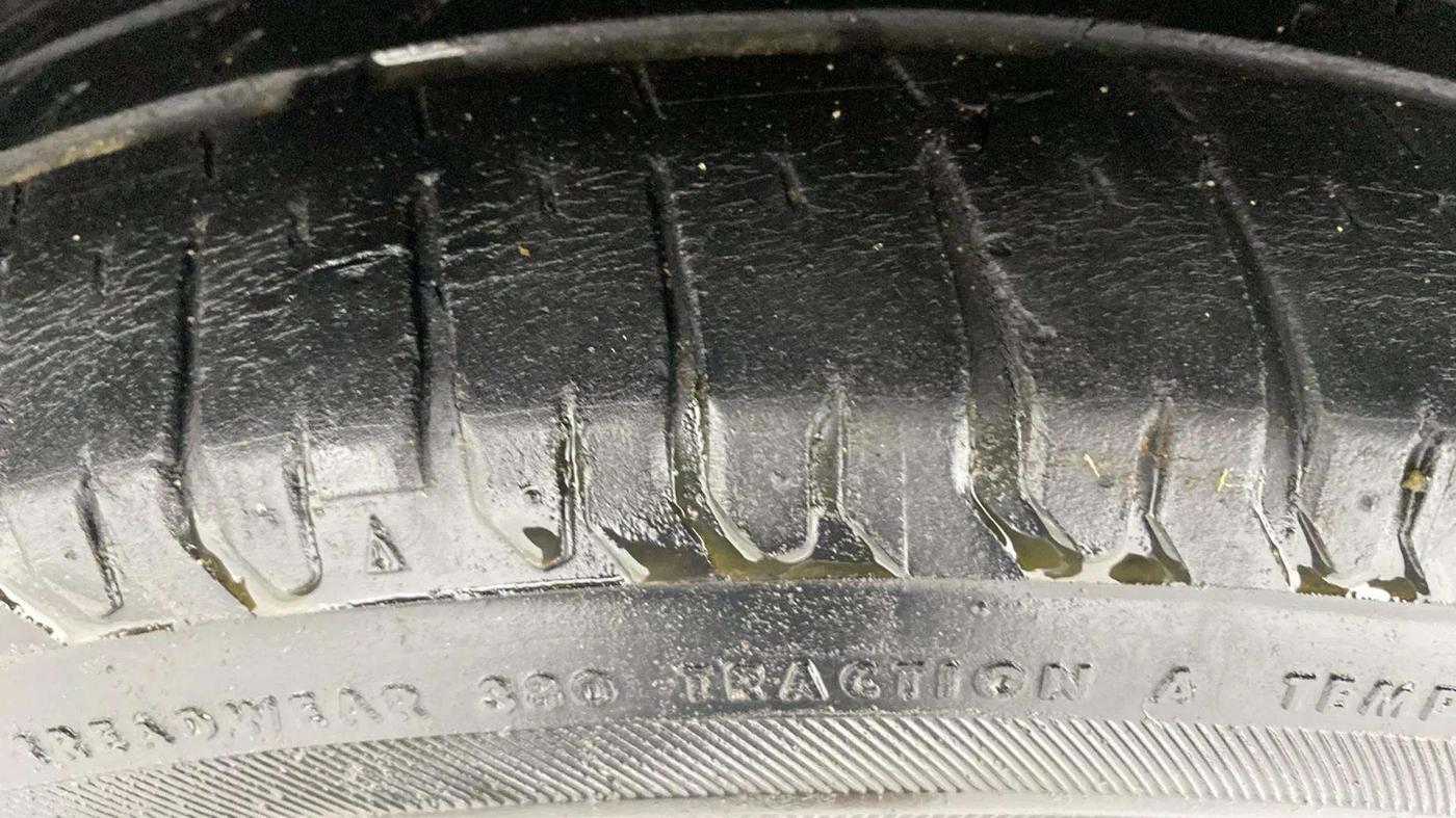 2019 Maruti XL6 ALPHA AT, Petrol, Automatic, 36,848 km, Left Front Tyre Tread