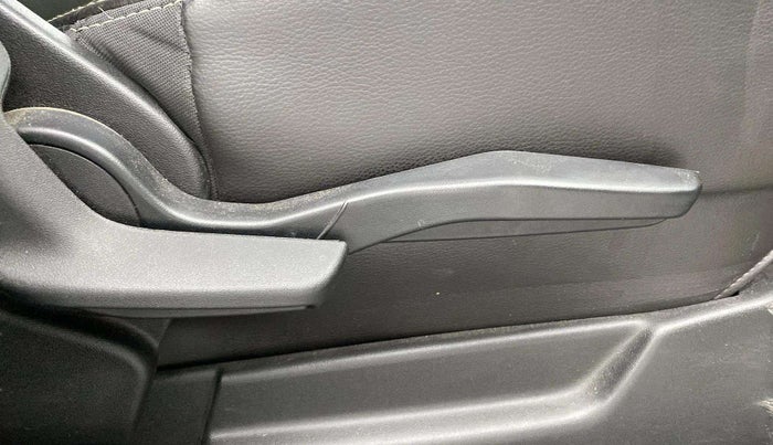 2019 Maruti XL6 ALPHA AT, Petrol, Automatic, 36,848 km, Driver Side Adjustment Panel