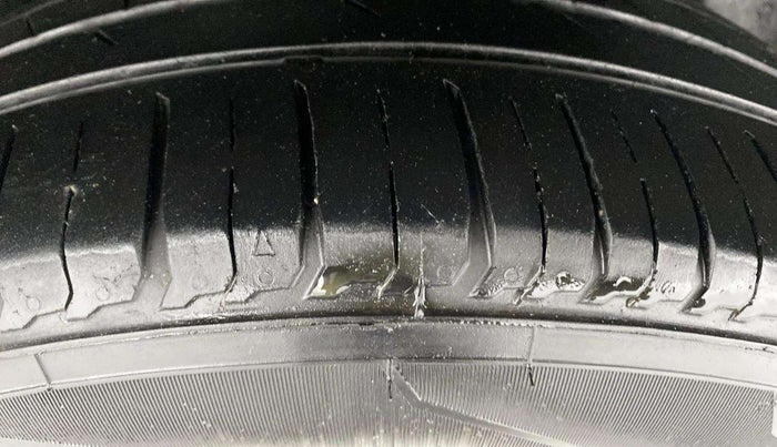 2019 Maruti XL6 ALPHA AT, Petrol, Automatic, 36,848 km, Left Rear Tyre Tread