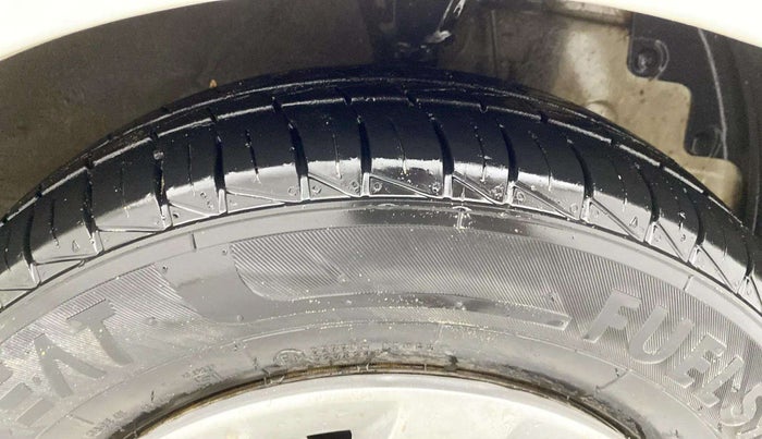 2012 Hyundai Eon ERA +, Petrol, Manual, 64,131 km, Right Front Tyre Tread