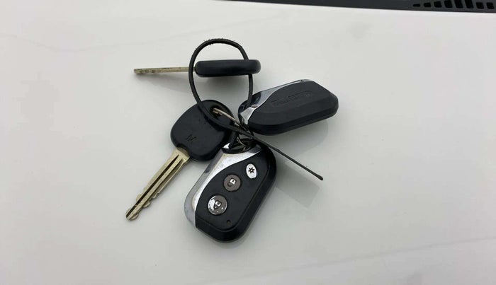 2012 Hyundai Eon ERA +, Petrol, Manual, 64,131 km, Key Close Up