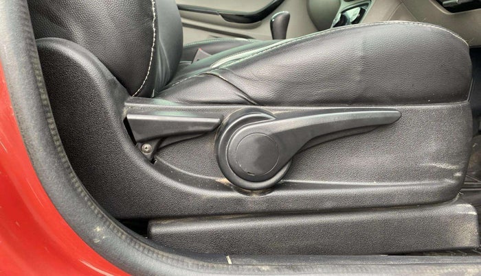 2019 Tata Tiago XZ PLUS PETROL, Petrol, Manual, 24,362 km, Driver Side Adjustment Panel