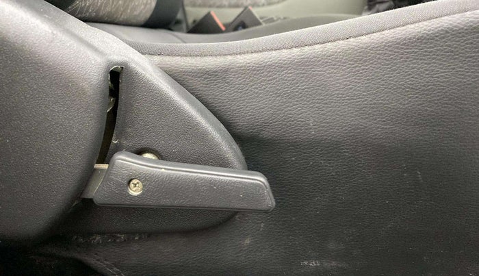 2019 Maruti Alto 800 VXI, Petrol, Manual, 24,666 km, Driver Side Adjustment Panel