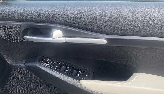2022 KIA SELTOS HTK PLUS 1.5 IMT, Petrol, Manual, 18,405 km, Driver Side Door Panels Control