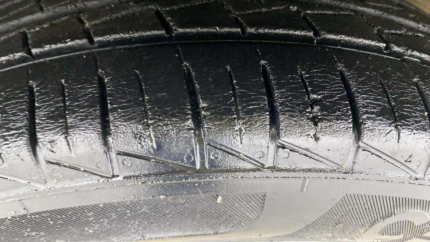 2020 Maruti Alto TOUR H1, Petrol, Manual, 24,725 km, Left Front Tyre Tread