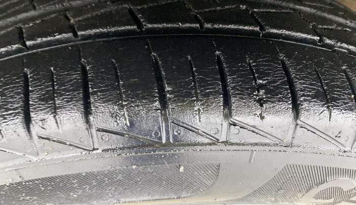 2020 Maruti Alto TOUR H1, Petrol, Manual, 24,725 km, Left Front Tyre Tread