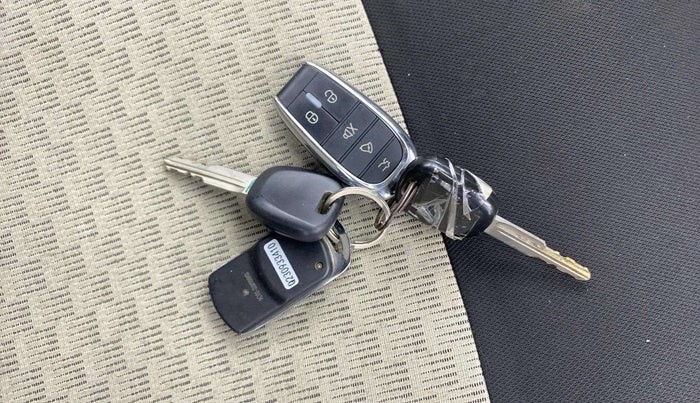 2020 Maruti Alto TOUR H1, Petrol, Manual, 24,725 km, Key Close Up