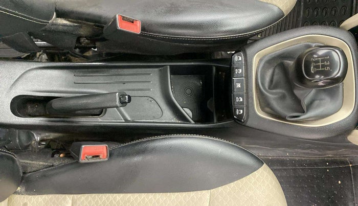 2019 Hyundai NEW SANTRO SPORTZ MT, Petrol, Manual, 56,983 km, Gear Lever