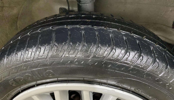 2017 Maruti Wagon R 1.0 VXI, Petrol, Manual, 16,078 km, Right Front Tyre Tread