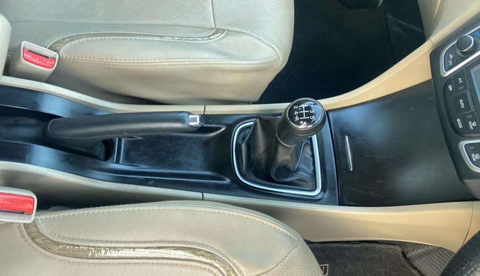 2020 Maruti Ciaz DELTA 1.5 SHVS MT PETROL, Petrol, Manual, 65,693 km, Gear Lever