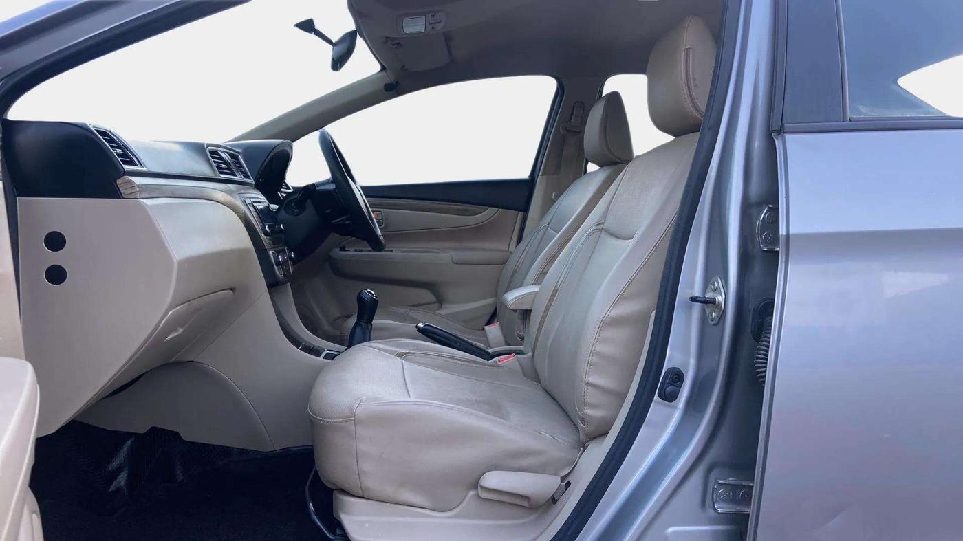 2020 Maruti Ciaz DELTA 1.5 SHVS MT PETROL, Petrol, Manual, 65,826 km, Right Side Front Door Cabin