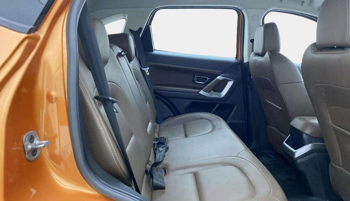 2019 Tata Harrier XZ 2.0L, Diesel, Manual, 82,349 km, Right Side Rear Door Cabin