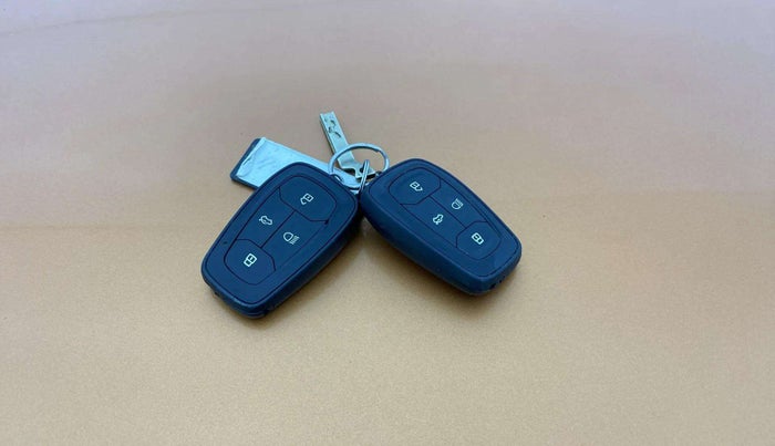 2019 Tata Harrier XZ 2.0L, Diesel, Manual, 82,349 km, Key Close Up