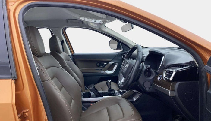 2019 Tata Harrier XZ 2.0L, Diesel, Manual, 82,349 km, Right Side Front Door Cabin