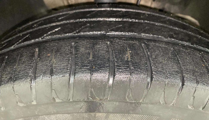 2017 Tata Tiago XZ PETROL, Petrol, Manual, 82,021 km, Right Front Tyre Tread
