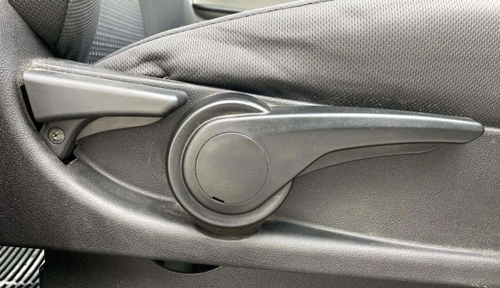 2017 Tata Tiago XZ PETROL, Petrol, Manual, 82,021 km, Driver Side Adjustment Panel
