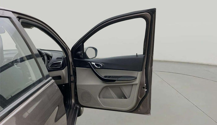 2017 Tata Tiago XZ PETROL, Petrol, Manual, 82,021 km, RHS Front Door