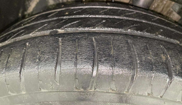 2017 Tata Tiago XZ PETROL, Petrol, Manual, 82,021 km, Left Front Tyre Tread