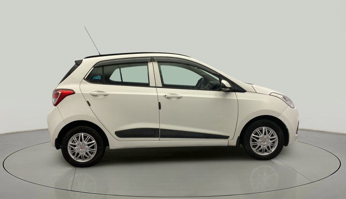 2016 Hyundai Grand i10 SPORTZ 1.2 KAPPA VTVT, Petrol, Manual, 94,761 km, Right Side View