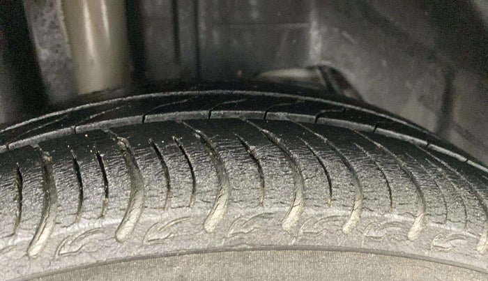 2019 Ford New Figo TITANIUM 1.2 PETROL MT, Petrol, Manual, 78,514 km, Right Rear Tyre Tread