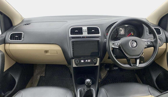 2015 Volkswagen Polo HIGHLINE1.2L, Petrol, Manual, 19,123 km, Dashboard