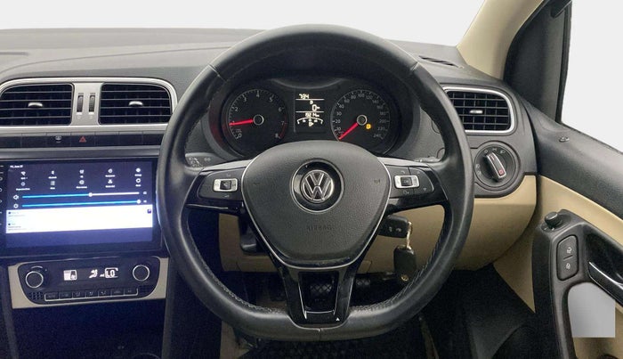2015 Volkswagen Polo HIGHLINE1.2L, Petrol, Manual, 19,123 km, Steering Wheel Close Up