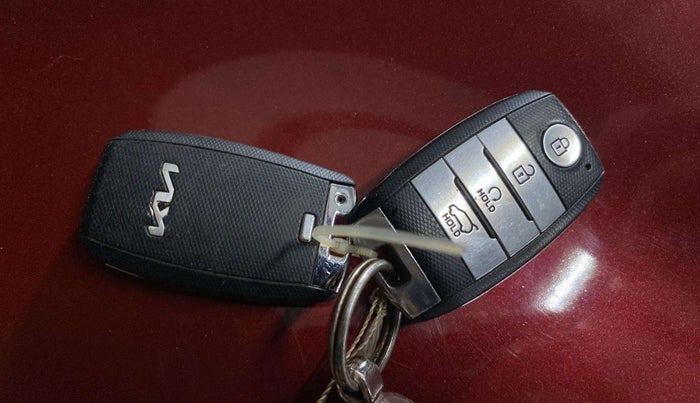 2021 KIA SONET HTX 1.5, Diesel, Manual, 76,333 km, Key Close Up