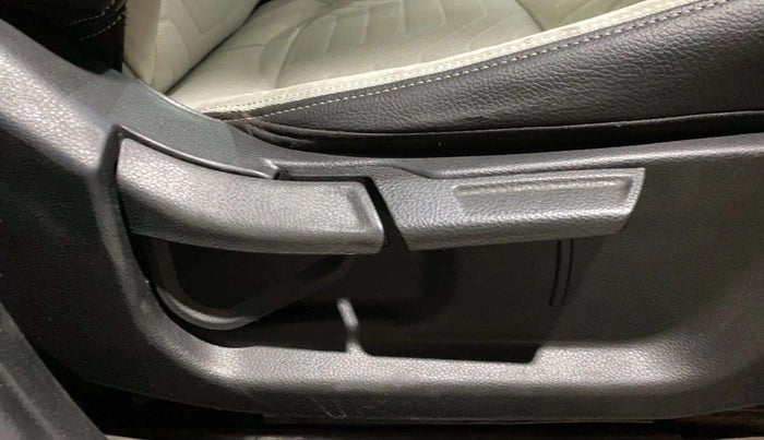 2021 KIA SONET HTX 1.5, Diesel, Manual, 76,333 km, Driver Side Adjustment Panel