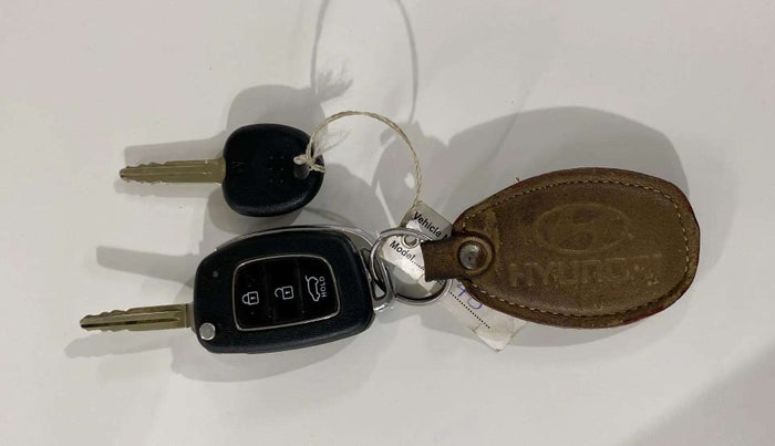 2019 Hyundai VENUE S 1.0 TURBO DCT, Petrol, Automatic, 51,761 km, Key Close Up
