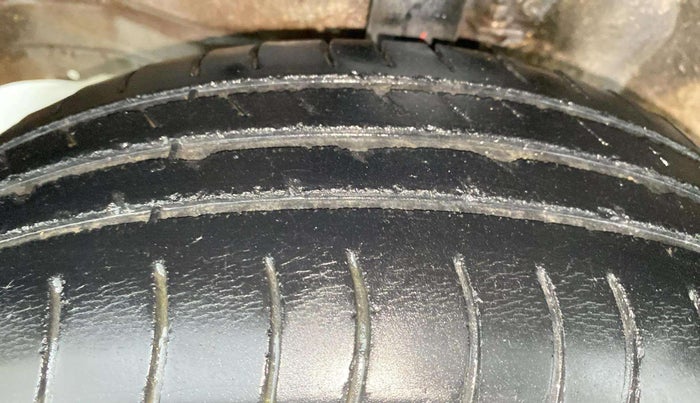 2015 Maruti Wagon R 1.0 VXI, Petrol, Manual, 1,30,514 km, Left Front Tyre Tread