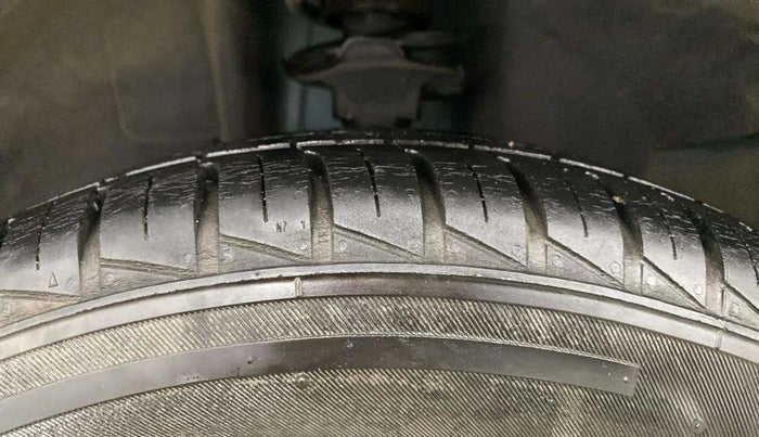 2020 Renault Kwid CLIMBER 1.0 (O), Petrol, Manual, 10,221 km, Left Front Tyre Tread