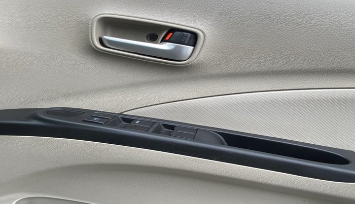 2017 Maruti Celerio VXI, Petrol, Manual, 62,289 km, Driver Side Door Panels Control