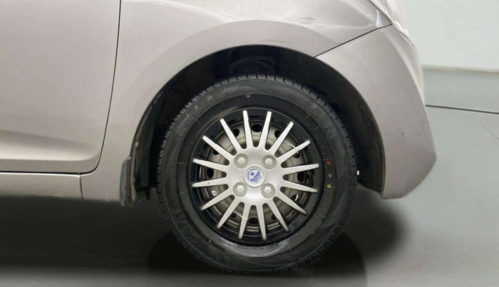 2013 Hyundai Eon ERA +, Petrol, Manual, 71,378 km, Right Front Wheel