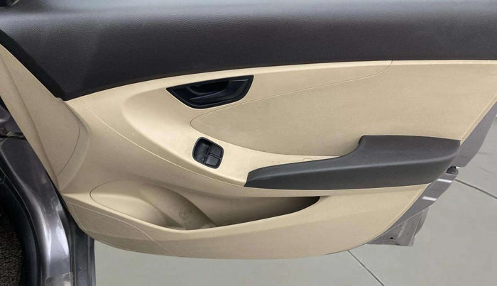 2013 Hyundai Eon ERA +, Petrol, Manual, 71,378 km, Driver Side Door Panels Control