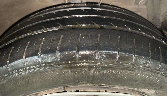 2016 Maruti Ciaz VXI+, Petrol, Manual, 47,643 km, Right Front Tyre Tread