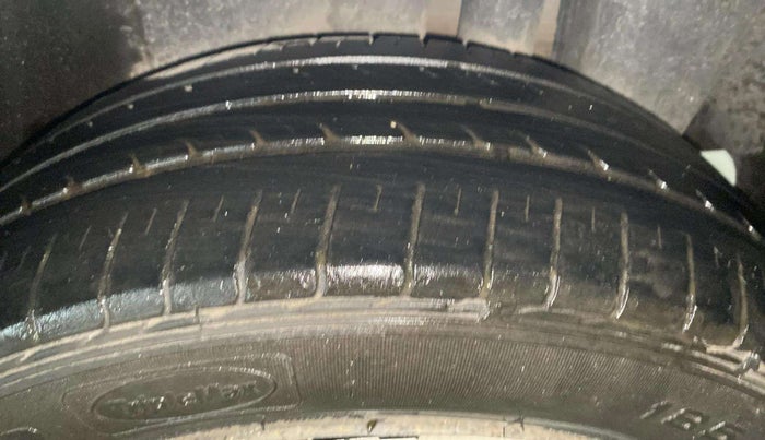 2016 Maruti Ciaz VXI+, Petrol, Manual, 47,643 km, Left Rear Tyre Tread