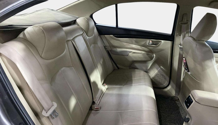 2016 Maruti Ciaz VXI+, Petrol, Manual, 47,643 km, Right Side Rear Door Cabin