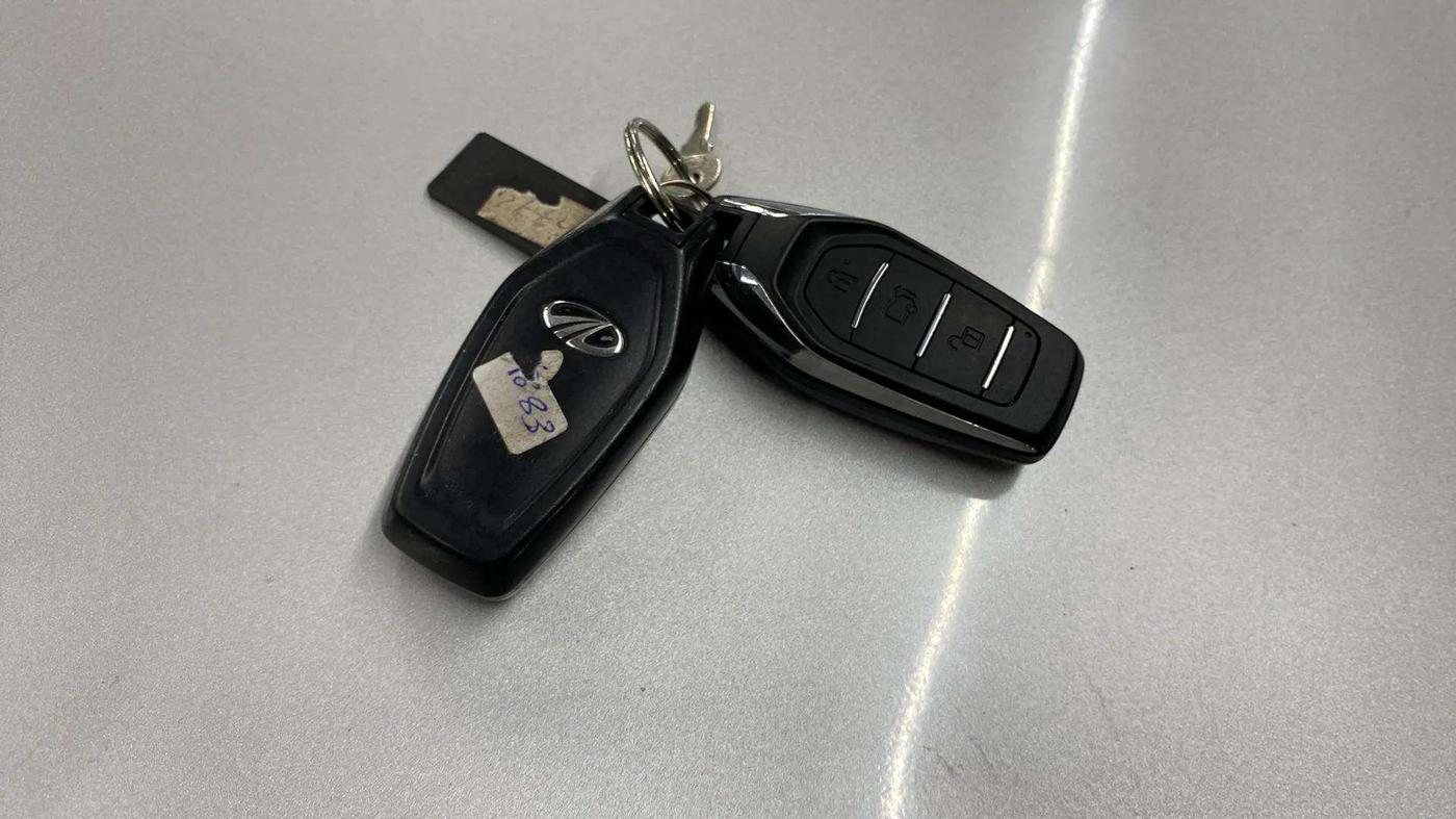 2018 Mahindra XUV500 W7, Diesel, Manual, 79,083 km, Key Close Up