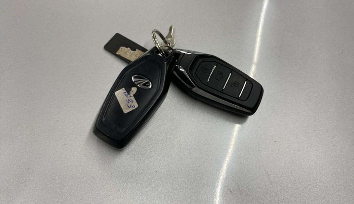 2018 Mahindra XUV500 W7, Diesel, Manual, 78,834 km, Key Close Up