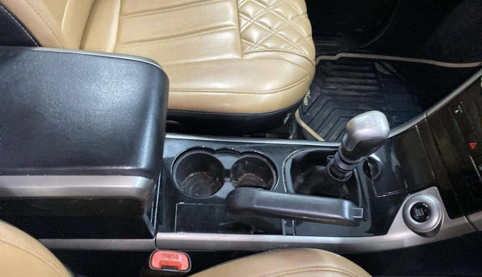 2018 Mahindra XUV500 W7, Diesel, Manual, 78,834 km, Gear Lever