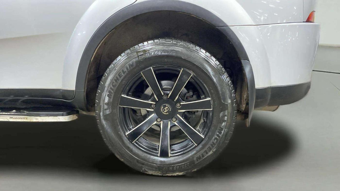 2018 Mahindra XUV500 W7, Diesel, Manual, 79,083 km, Left Rear Wheel