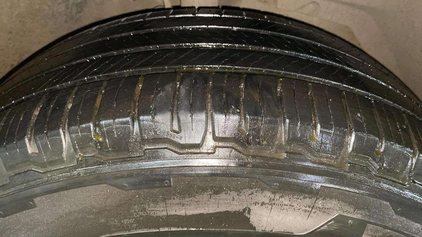 2018 Mahindra XUV500 W7, Diesel, Manual, 79,083 km, Right Front Tyre Tread