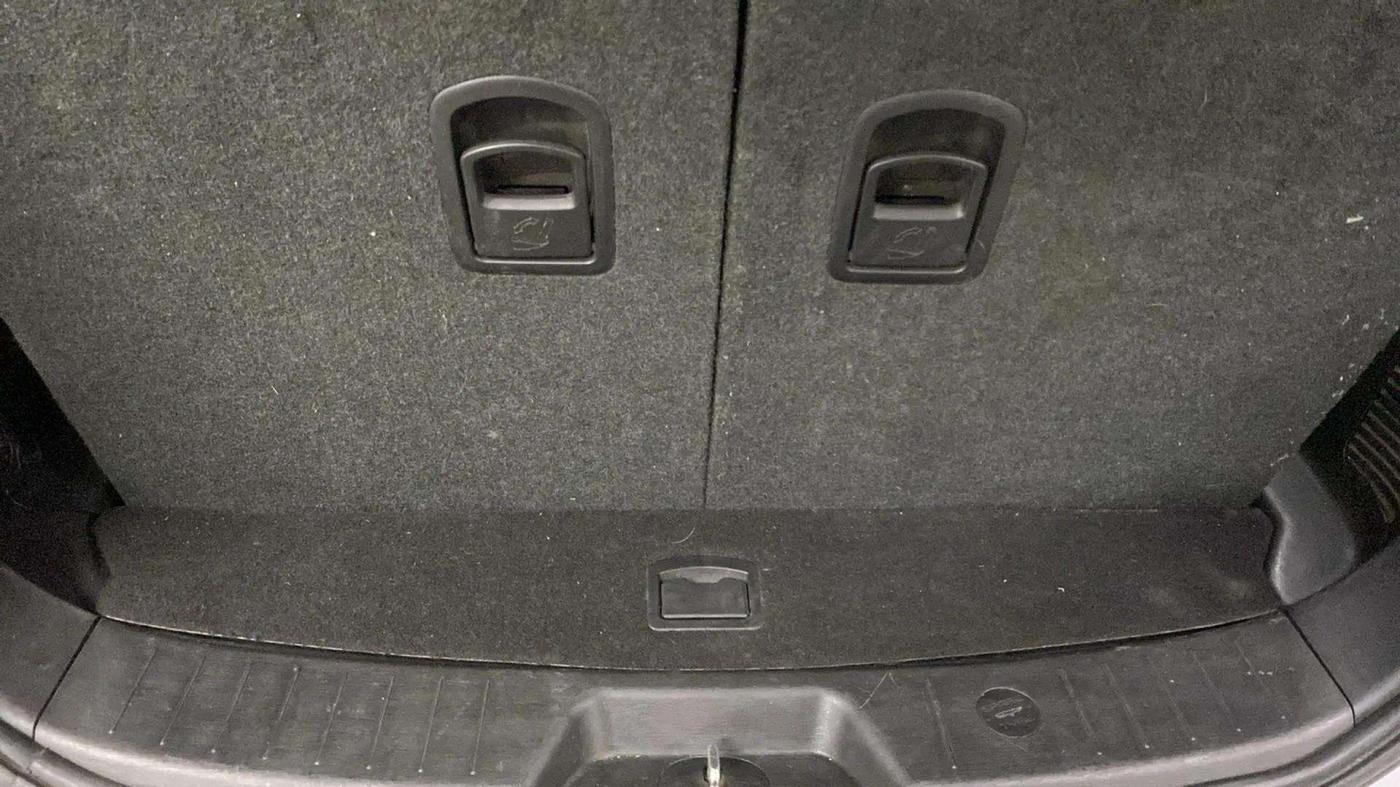 2018 Mahindra XUV500 W7, Diesel, Manual, 79,083 km, Boot Inside