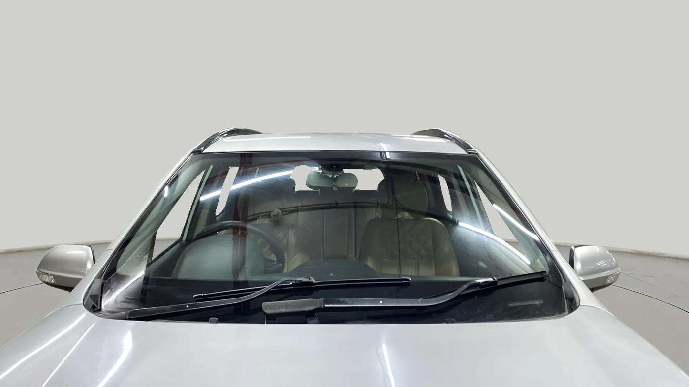 2018 Mahindra XUV500 W7, Diesel, Manual, 79,083 km, Front Windshield